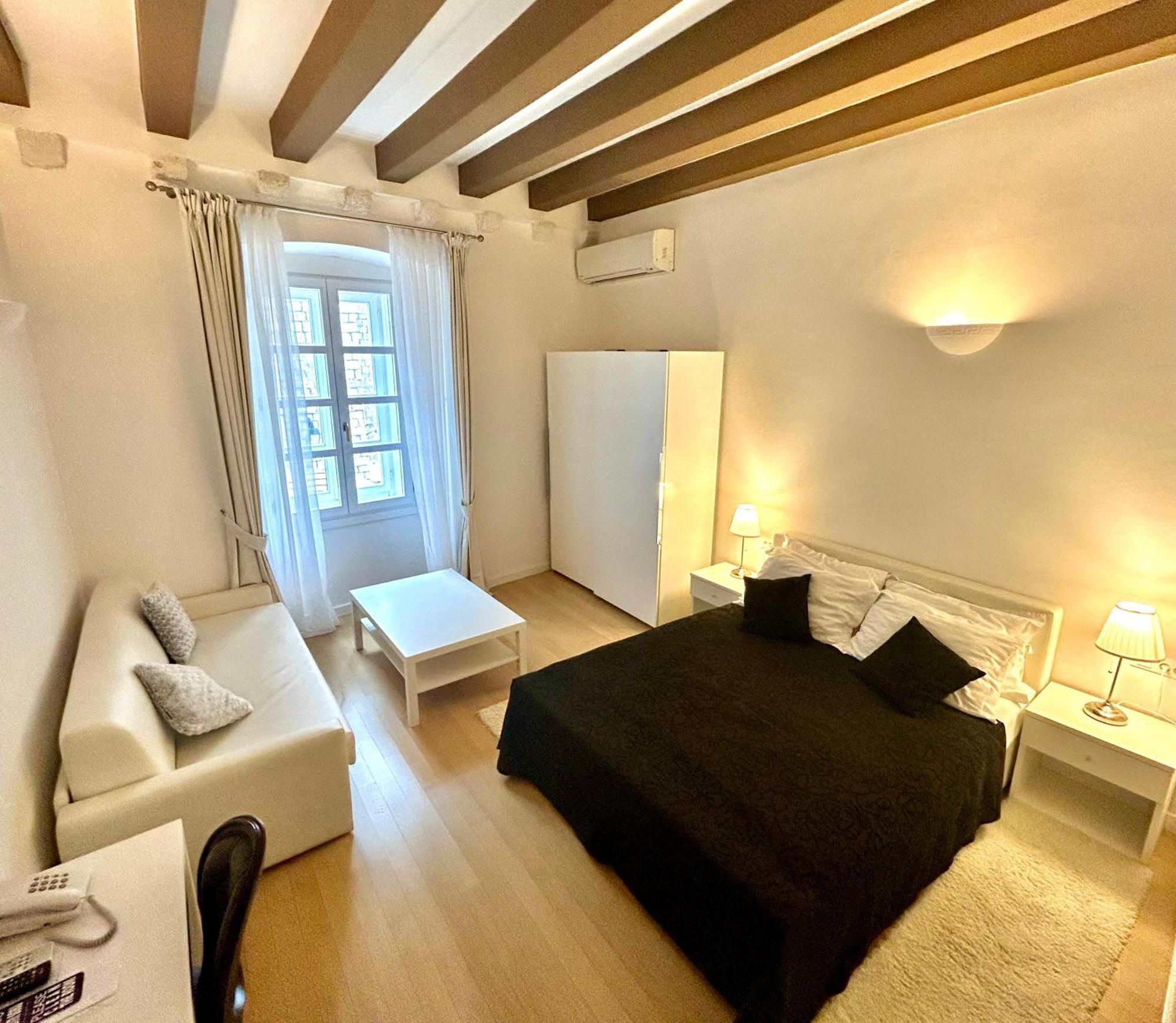 Klarisa Palace Gasthuis 4*