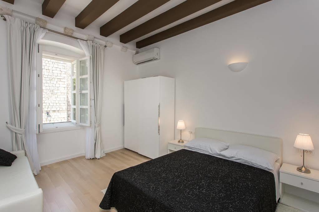 Klarisa Palace Guest house